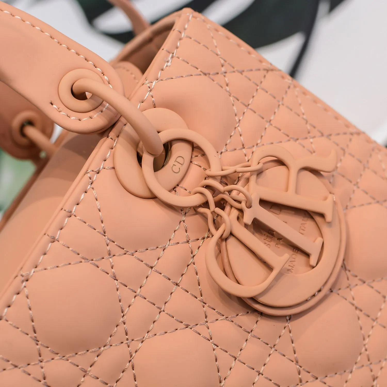 Designer Handbags DR 221