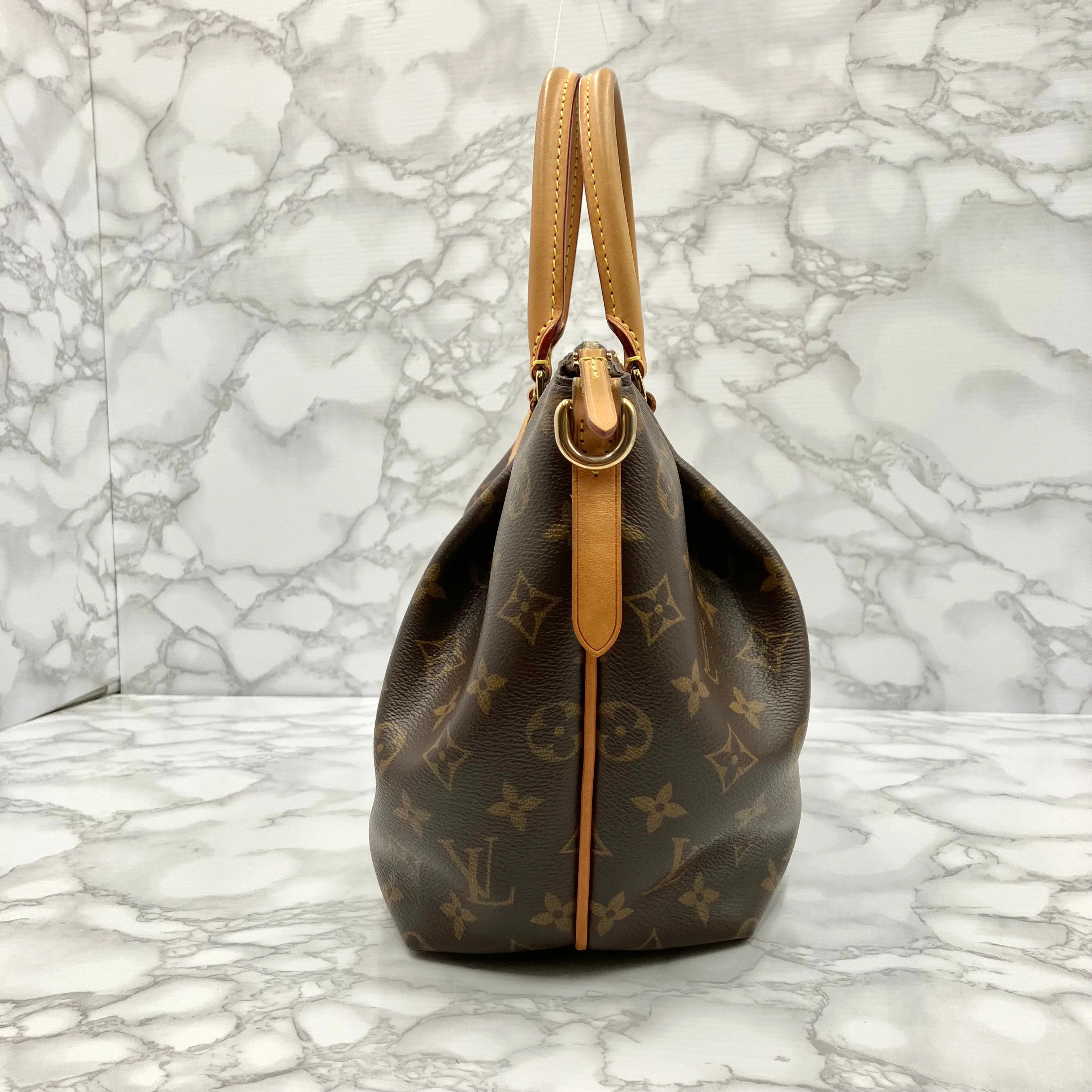LOUIS VUITTON Monogram Thüren